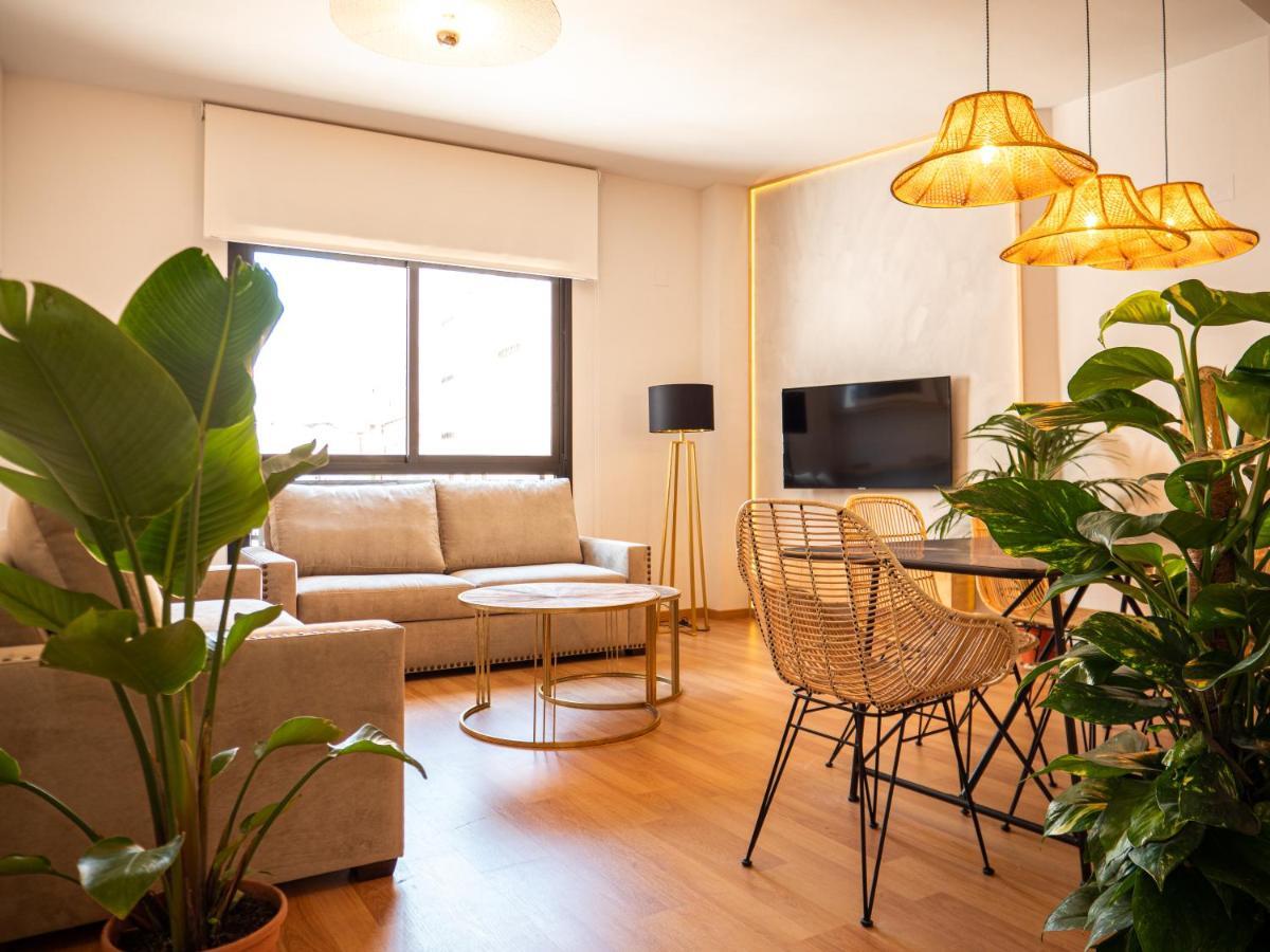 Stylish Apartment In The Heart Of Malaga With Pool エクステリア 写真